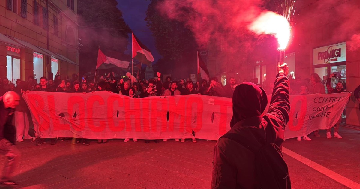 L’Italia torna in piazza per la Flotilla: migliaia di persone in corteo da Nord a Sud, tensioni con le forze dell'ordine. E dalle auto bloccate nel traffico applausi a chi manifesta