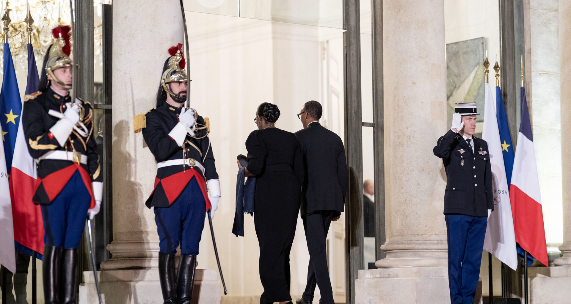 Macron under pressure: France demands end to political chaos