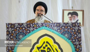 Iran to never agree to give up enrichment, senior cleric says
