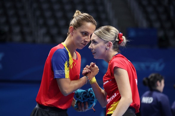 FOTO România este vicecampioană europeană la tenis de masă atât la feminin, cât și la masculin