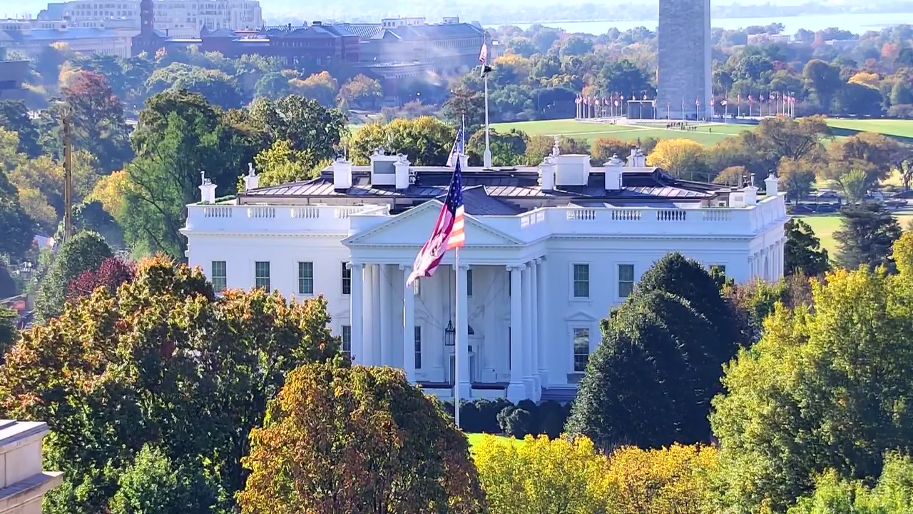 White House demolition begins for East Wing ballroom project