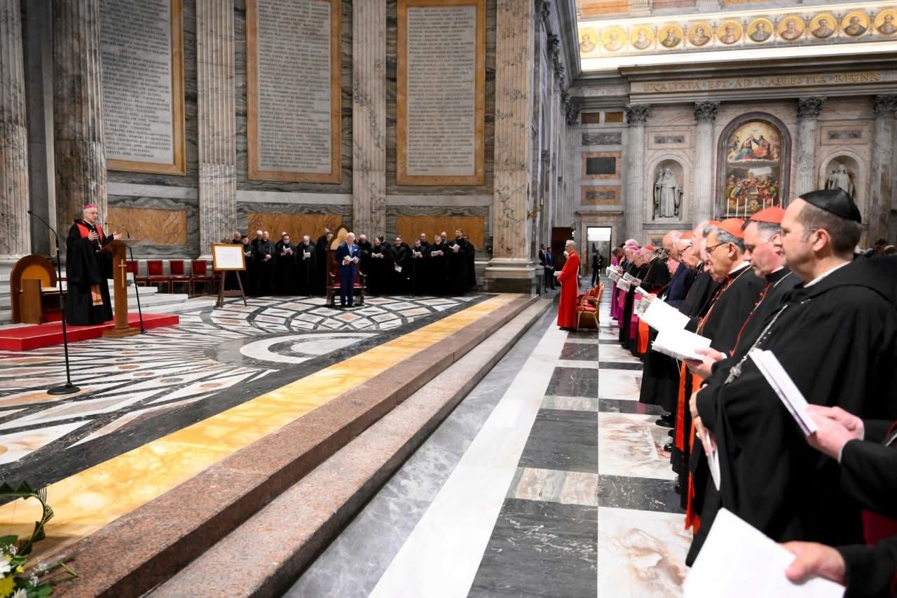 Puede ser una imagen de la Basílica del Santuario Nacional de la Inmaculada Concepción