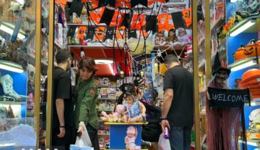 Halloween celebration in Tehran, Mirza Shirazi Street. 30 Oct, 2025. Naser Safarzadeh / WANA (West Asia News Agency)
