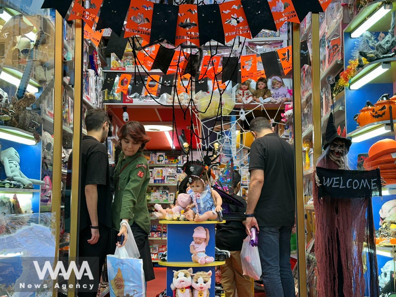 Halloween celebration in Tehran, Mirza Shirazi Street. 30 Oct, 2025. Naser Safarzadeh / WANA (West Asia News Agency)