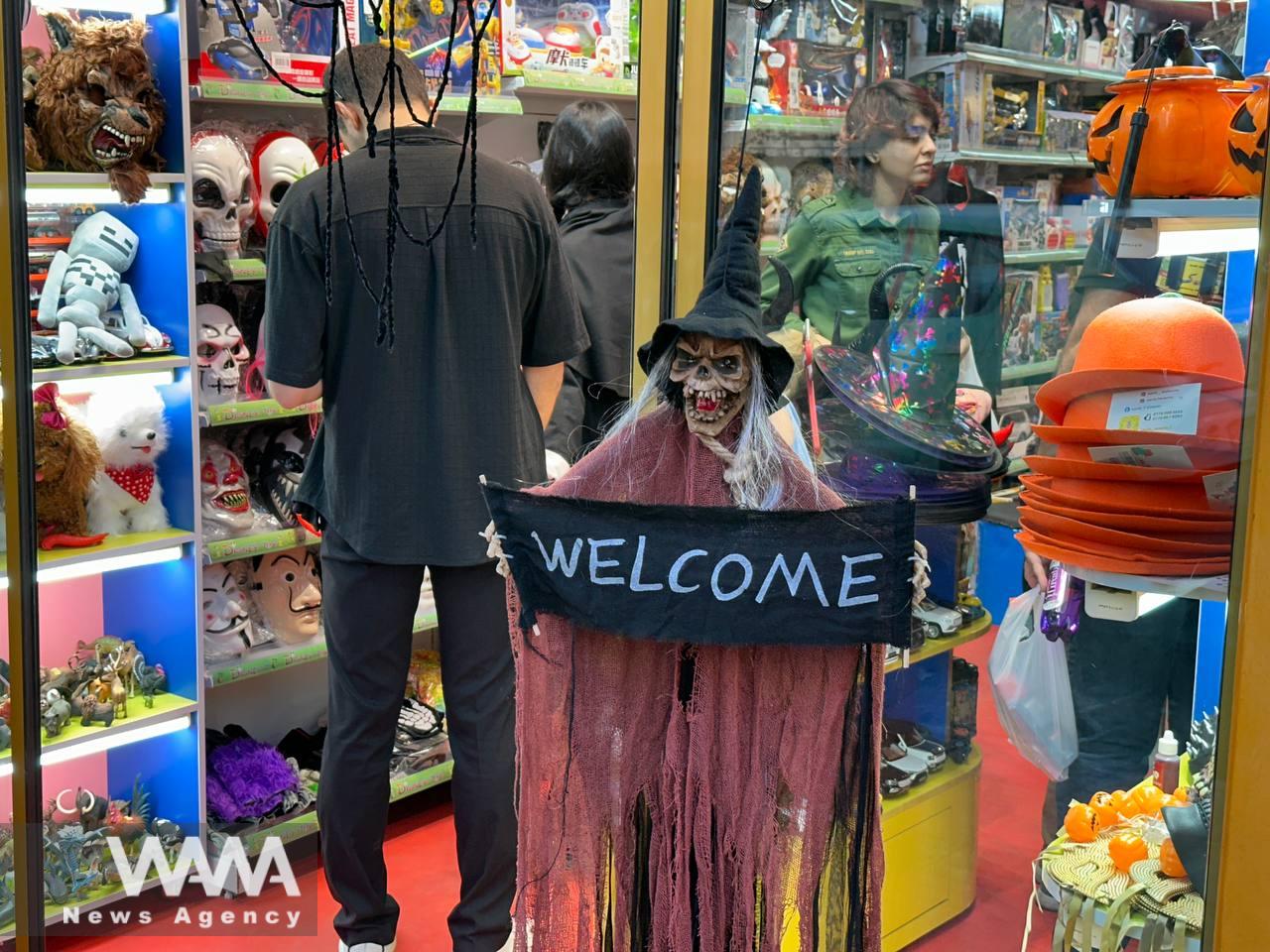 Halloween celebration in Tehran, Mirza Shirazi Street. 30 Oct, 2025. Naser Safarzadeh / WANA (West Asia News Agency)
