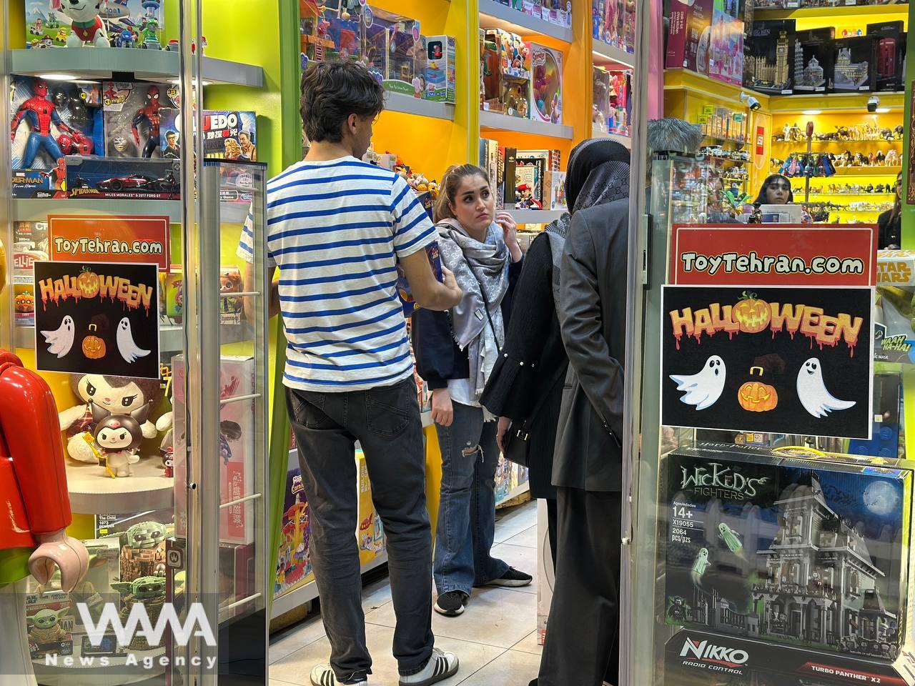Halloween celebration in Tehran, Mirza Shirazi Street. 30 Oct, 2025. Naser Safarzadeh / WANA (West Asia News Agency)