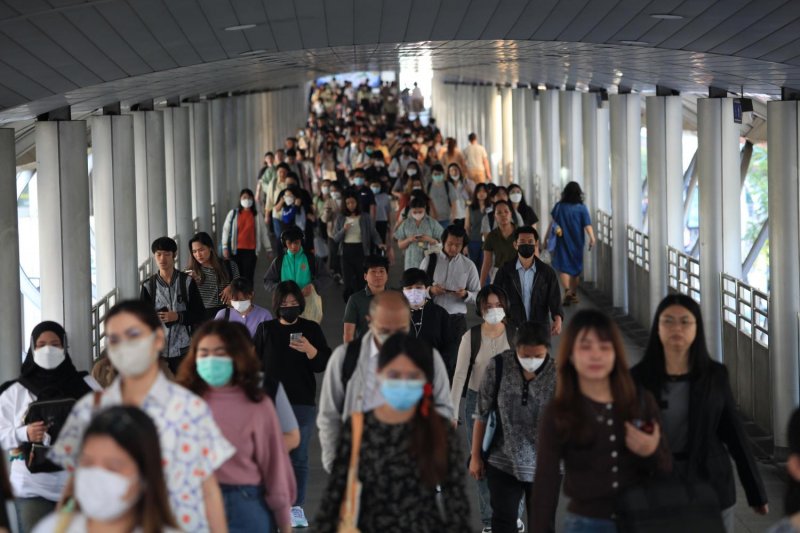 The private sector believes extending the retirement age may be suitable for state agencies, but that does not mean it will work in the business sector, according to an executive. Apichart Jinakul