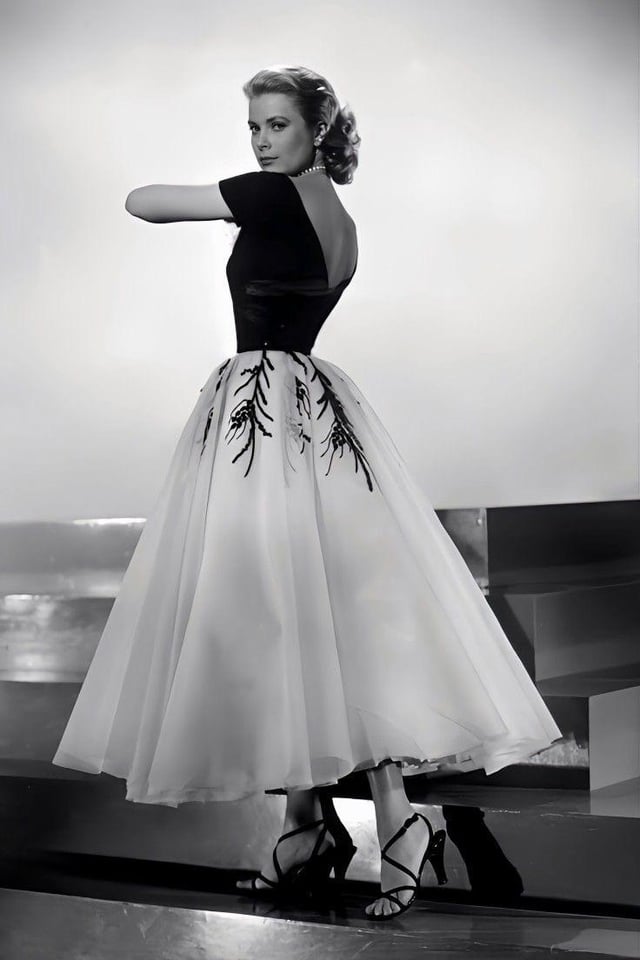 Regal Style Diaries 👑: Princess Grace’s Hollywood-to-Monaco Style Transformation