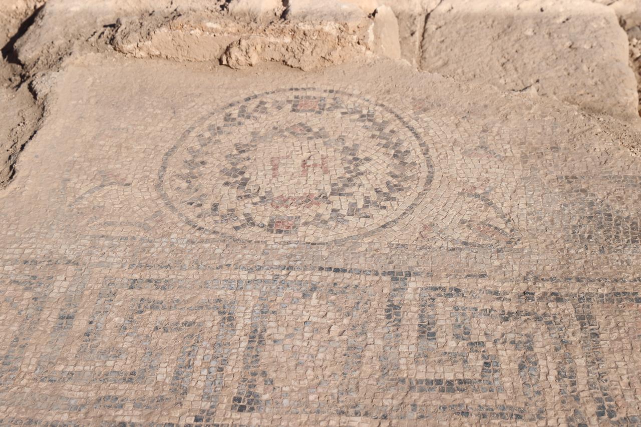A view of the floor mosaic, estimated to be around 1,500 years old, unearthed during excavations at Urfa Castle, located south of Balikligol complex in Sanliurfa, Türkiye, Oct. 18, 2025. (AA Photo)
