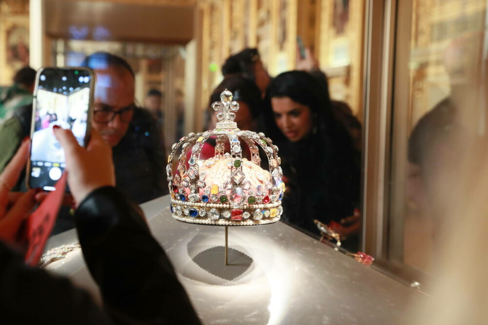 Firma care a produs macaraua jafului de la Luvru și-a făcut reclamă cu imagini de la locul faptei: Nu există publicitate rea - Imaginea 7