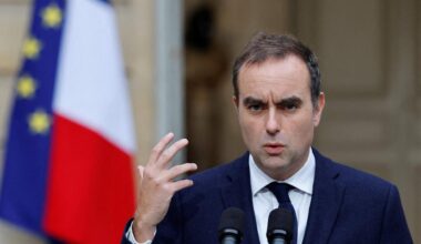 le premier ministre doit s’atteler à la composition d’un nouveau gouvernement déjà menacé par la censure