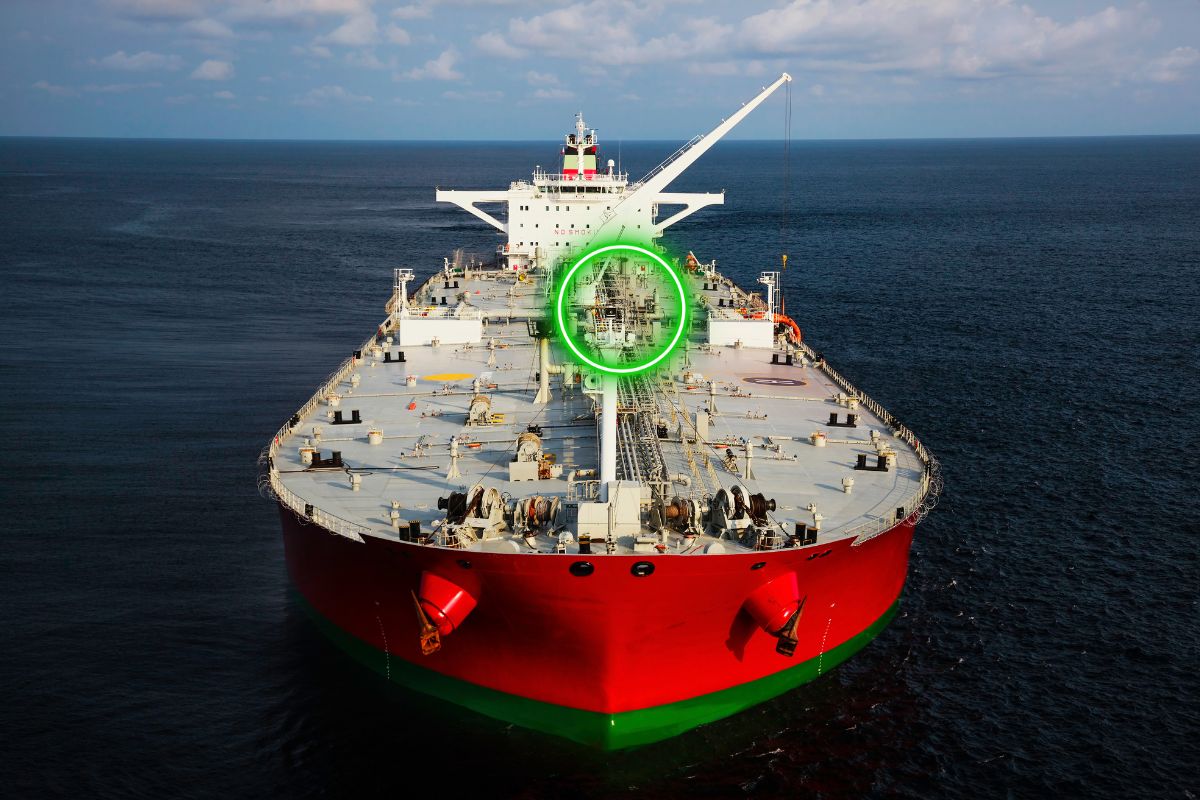 Japan is once again proving it’s the land of innovation, setting a new record with this 310,000-ton giant built for oil transport.