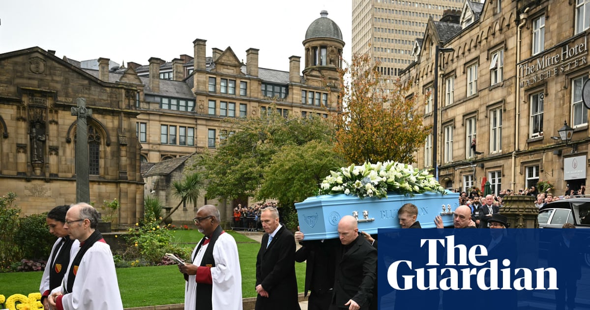 Farewell to ‘the people’s champion’: Manchester says emotional goodbye to boxer Ricky Hatton | Ricky Hatton