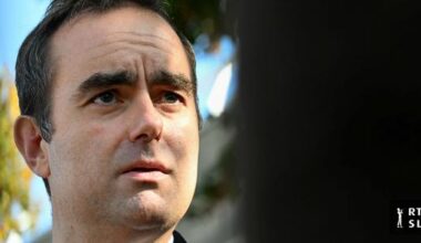 Francoski premier Lecornu predstavil novo vlado. Bistvenih razlik s prejšnjo ni.