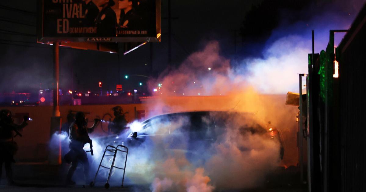 Man pleads guilty to throwing Molotov cocktail at deputies during LA immigration protest | National News