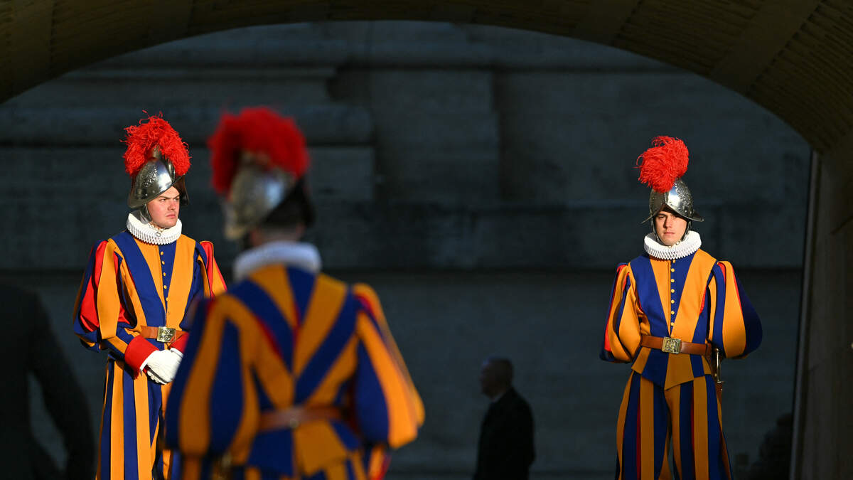 Vatican's Swiss Guards Unveil New Uniform