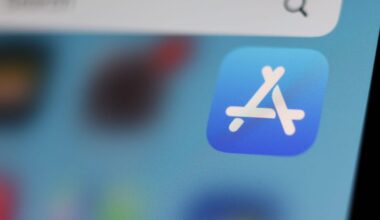 Apple Blocks Immigration-Tracking App From App Store
