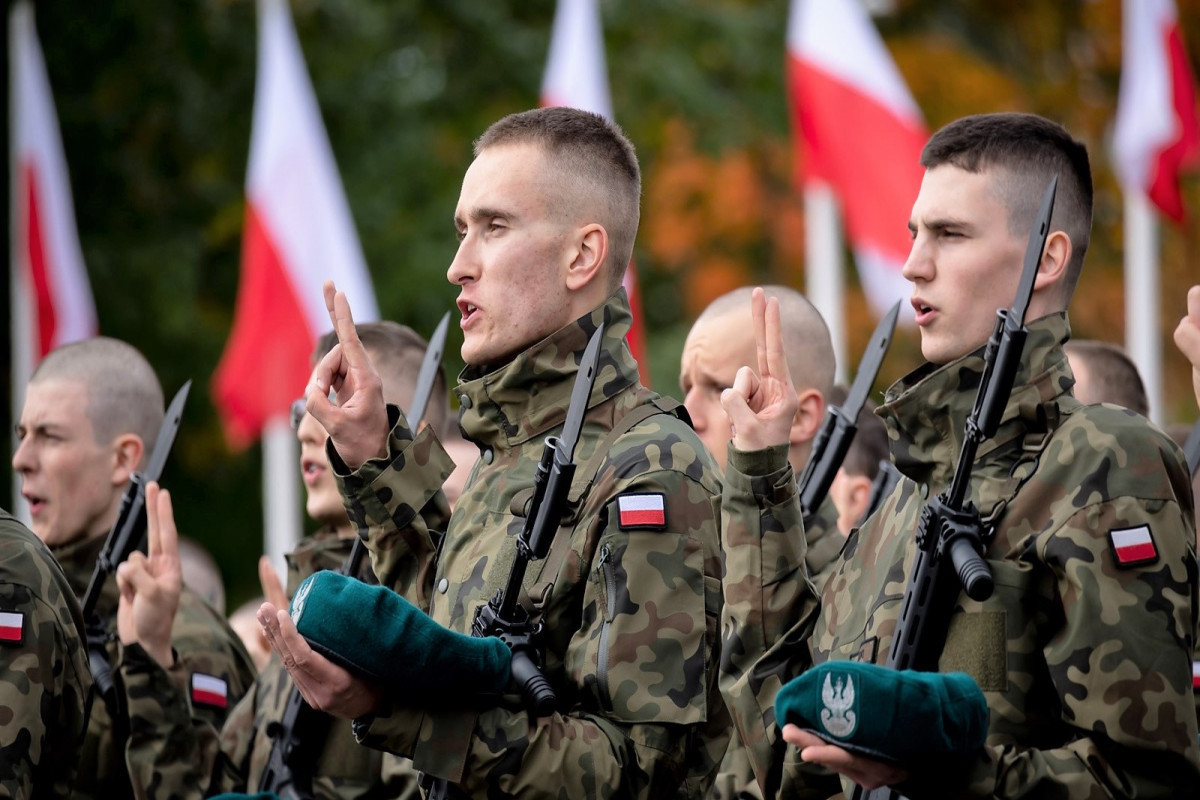 Poland deploys troops to the borders with Germany and Lithuania