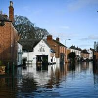 Climate advisers warn UK to prepare for 2C warming by 2050 | National