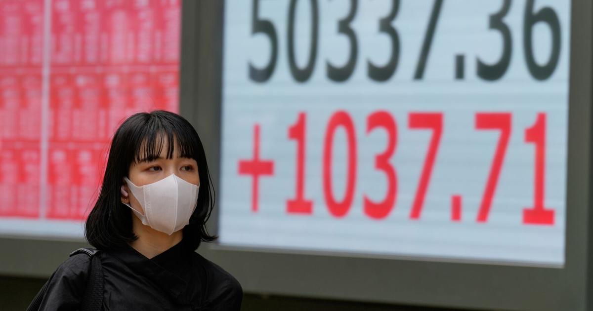 Wall Street rallies to more records as gold's price slumps again | Business