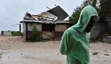 Uragano Melissa, l'attesa della Giamaica. «Qui sarà catastrofico». Gli appelli del governo a rifugiarsi