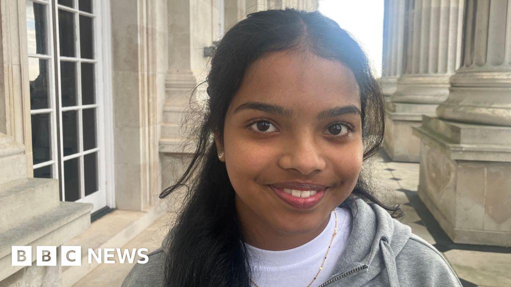 'Stricter regulations' needed when signing up online, Stormont told