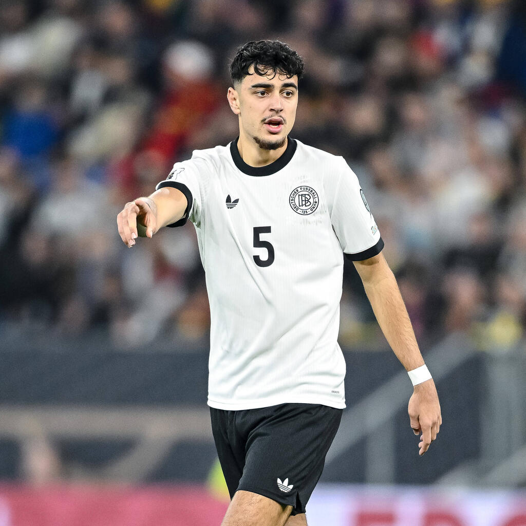 MITTELFELD: Aleksandar Pavlovic - Note: 2,0