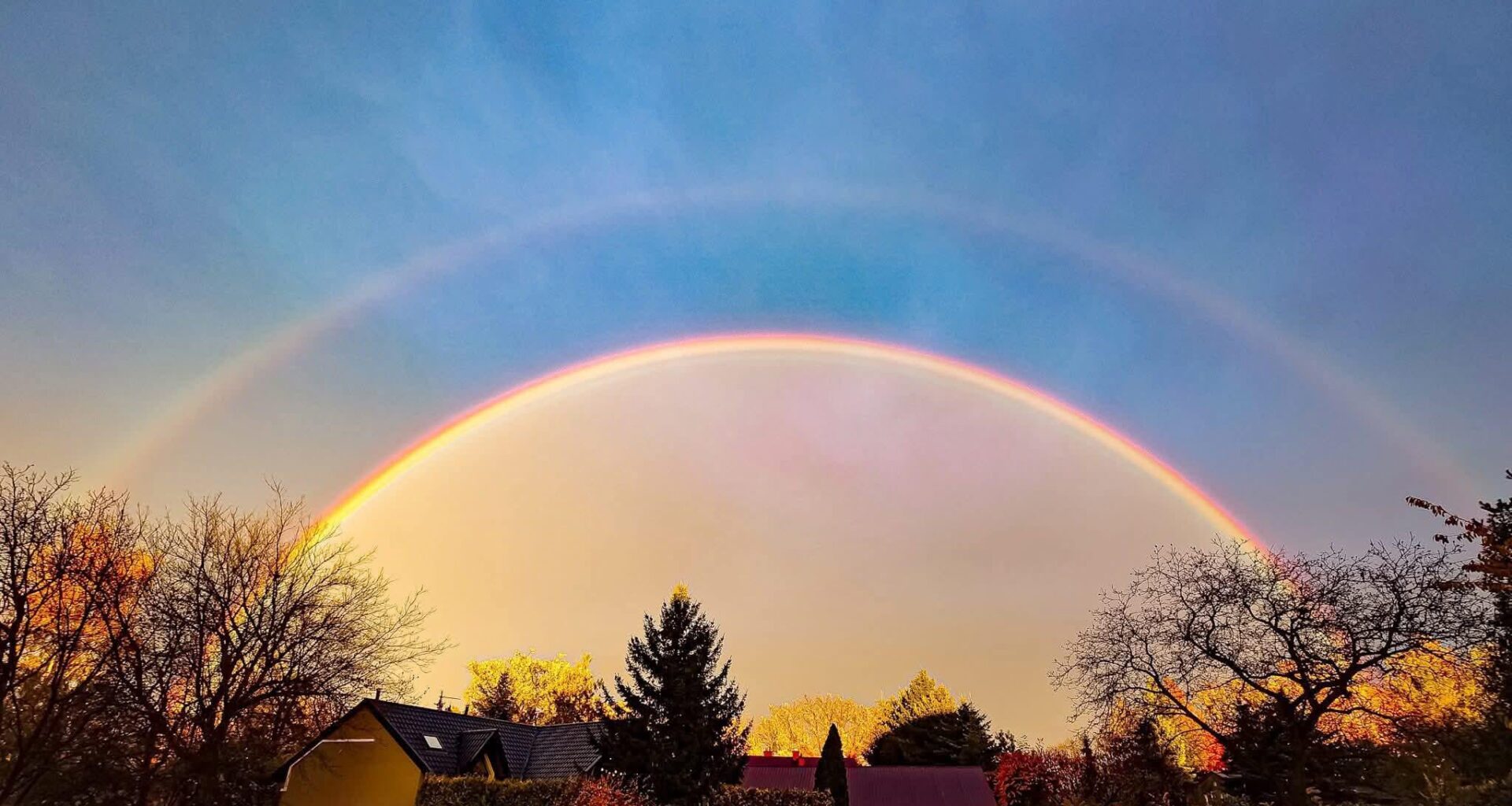 Lubię niebo po burzy, wczoraj coś takie piękne widoczki miałem i chciałem się nimi podzielić z Wami