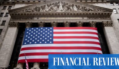 The photo on the cover of the magazine” Anthony Albanese and his new members and senators.