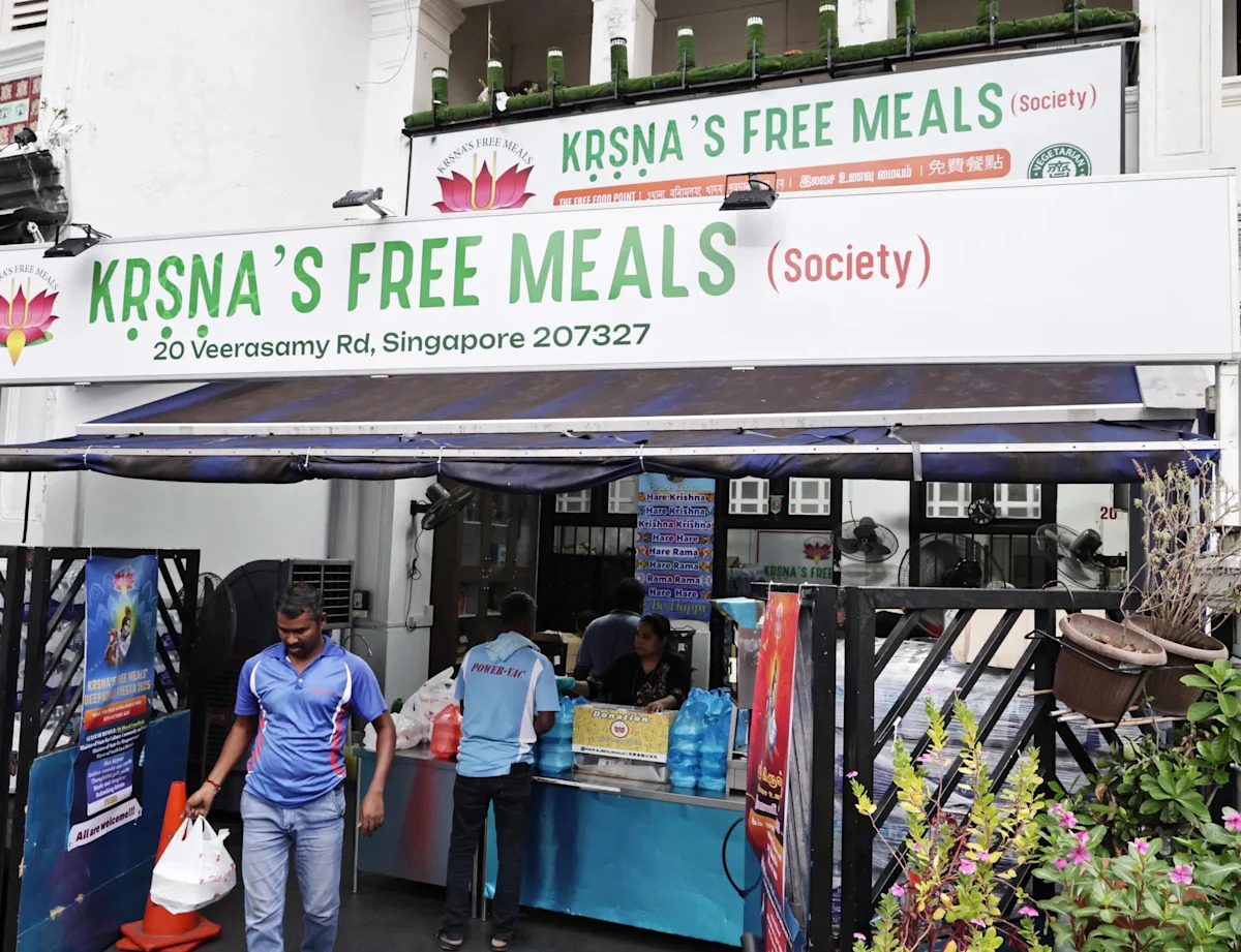 Soup kitchen in Little India celebrates Deepavali with migrant workers