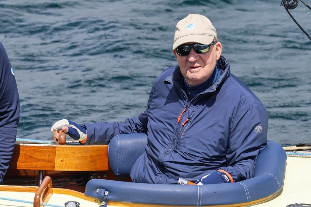El Rey Juan Carlos regresa al club náutico, a 15 de junio de 2024, en Sanxenxo