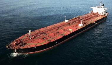 French troops board Russia-linked tanker [Mistænkt for at flyve droner over Danmark]