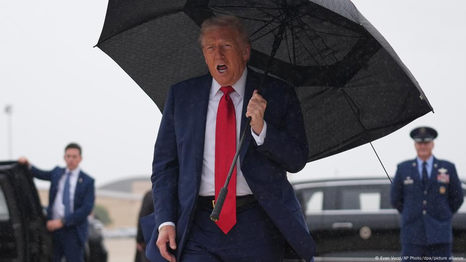 Trump says 'war is over' in Gaza – DW – 10/13/2025