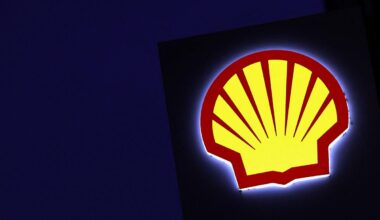 Shell sees profit dip amid weaker crude prices, announces $3.5bn share buyback