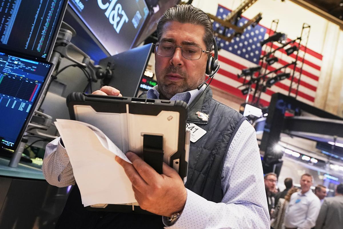 Wall Street muted and FTSE falls amid regional bank jitters and Trump easing China tensions