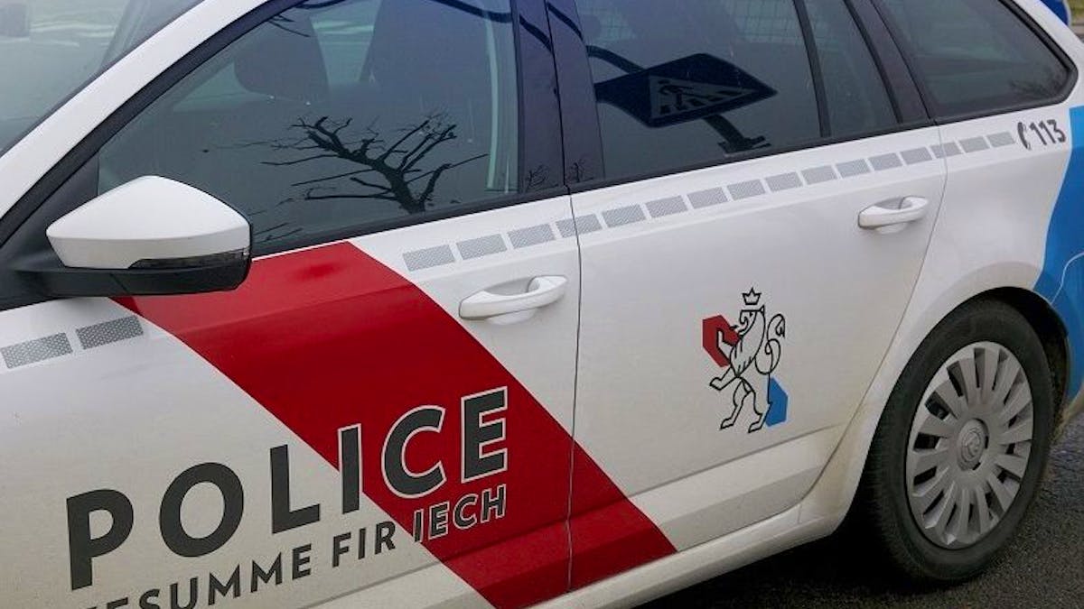 Fahrerflucht in Luxemburg: Polizei bittet um Mithilfe nach Unfall mit sechs Autos