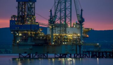 Oil Holds Below $60 as Trump Softens Tone on China Trade Deal