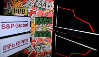 L’agence S&P abaisse la note de la France en raison de l’incertitude « élevée » sur les finances publiques