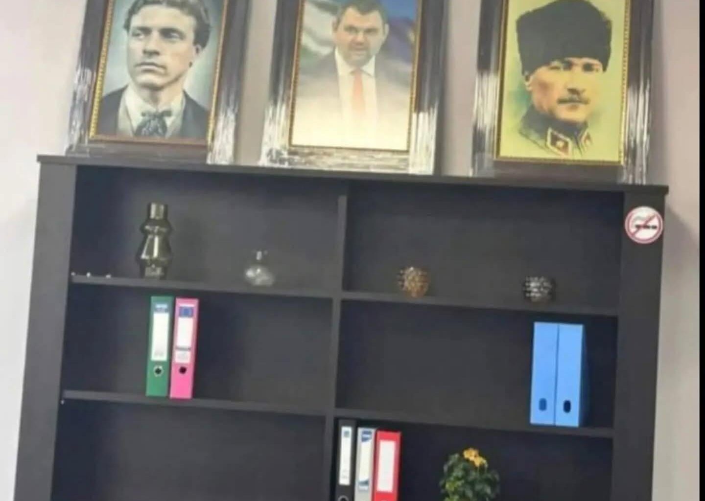 Само Абдул Хамид липсва