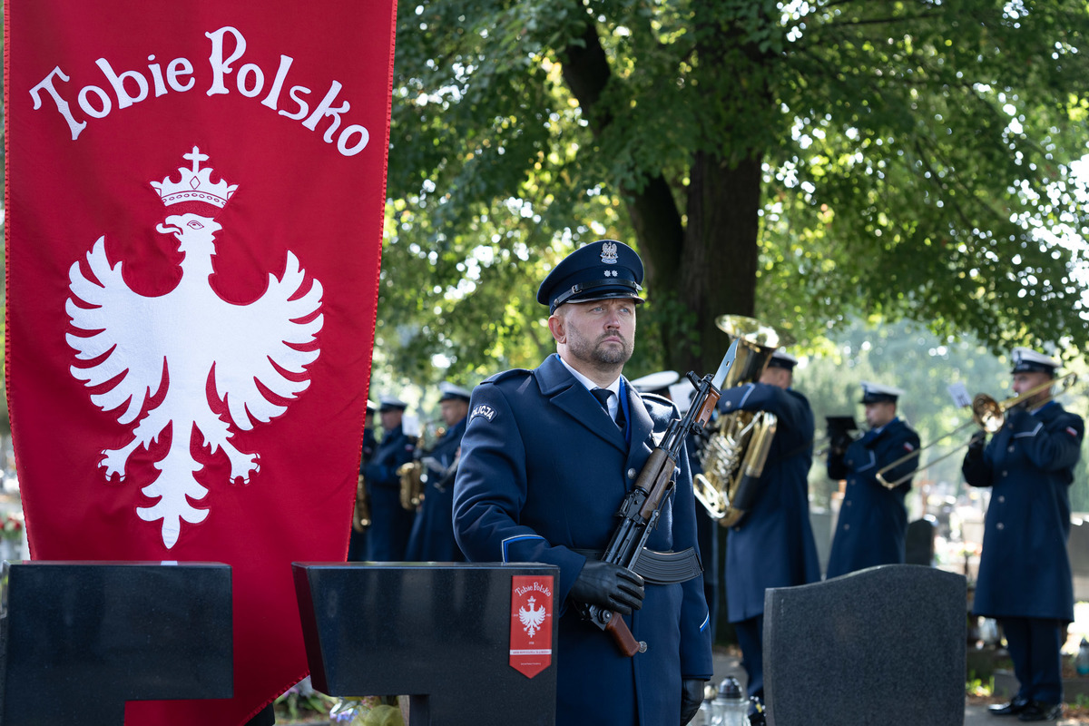 Uroczystość oznaczenia grobu inspektora Wiktora Ludwikowskiego znakiem pamięci „Tobie Polsko” - Aktualności