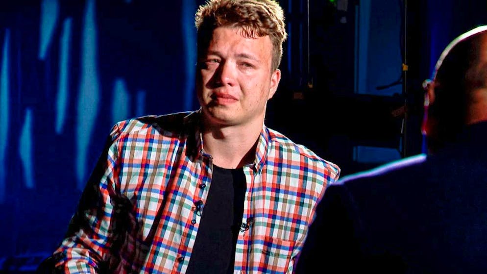 ARCHIVE - Blogger Roman Protassevich during his interview with Belarusian journalist Marat Markau. Photo: -/ONT Channel/AP/dpa/Archive image