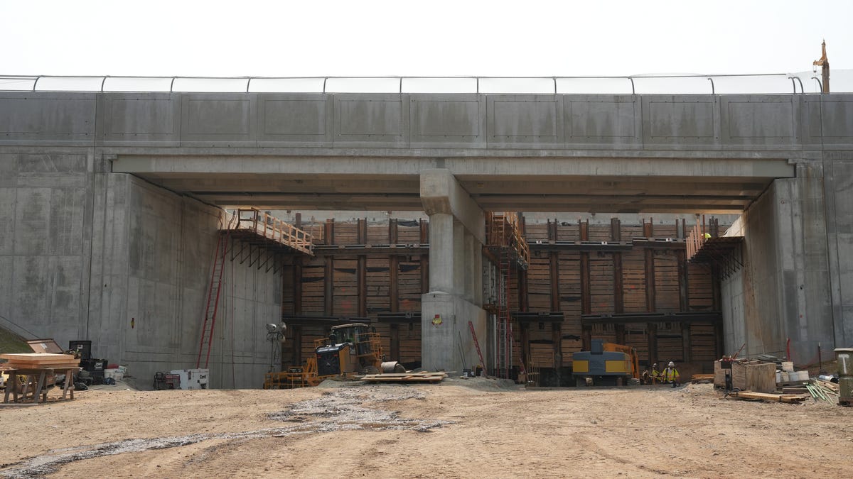 Trump vows to ‘end’ largest US infrastructure project