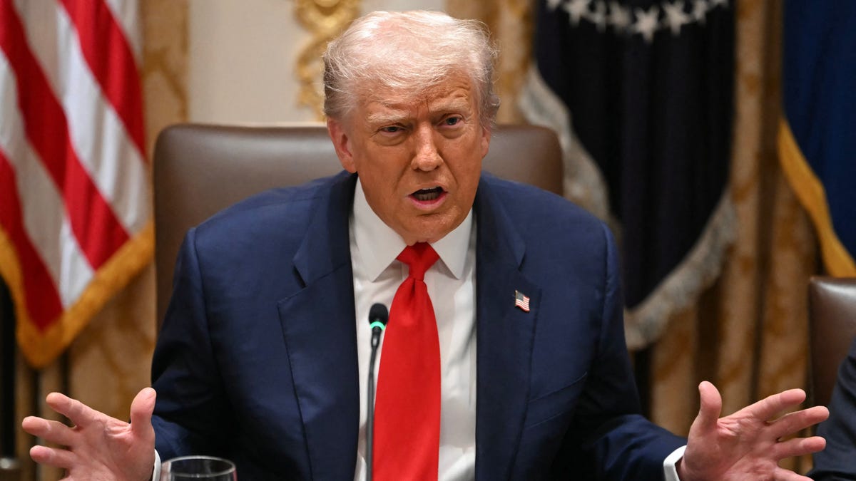Trump's tariff war with China puts American farmers at risk