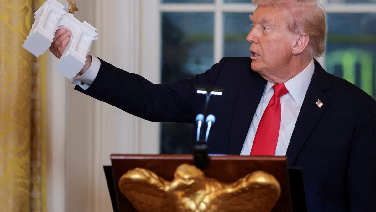 Arc de Trump? Trump touts a new idea for the nation's capital