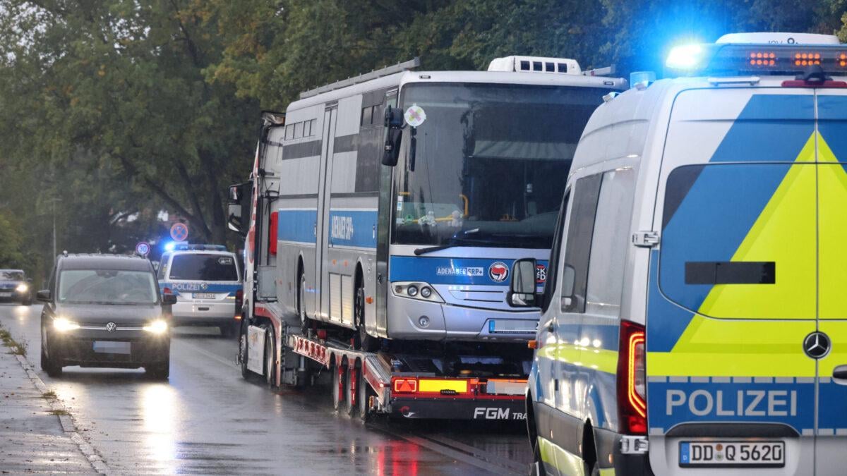 Adenauer-Bus-Affäre: Sächsische Polizei in Erklärungsnot