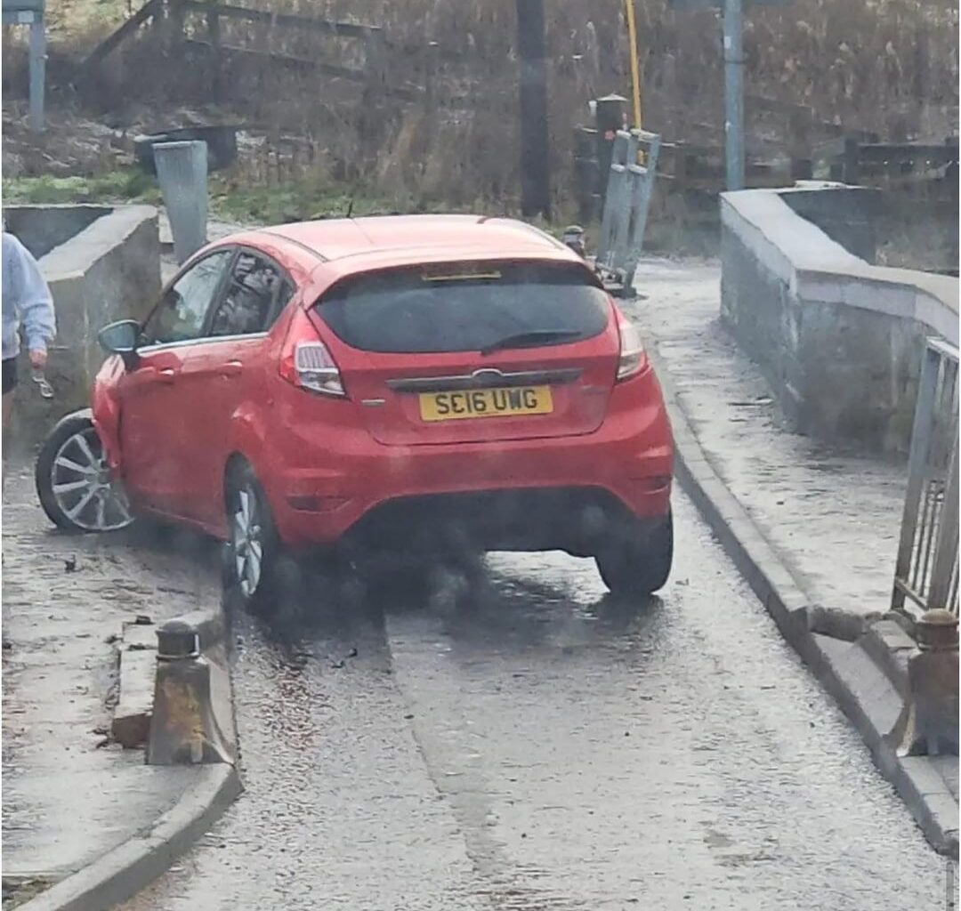 EK Bridge needs demolished