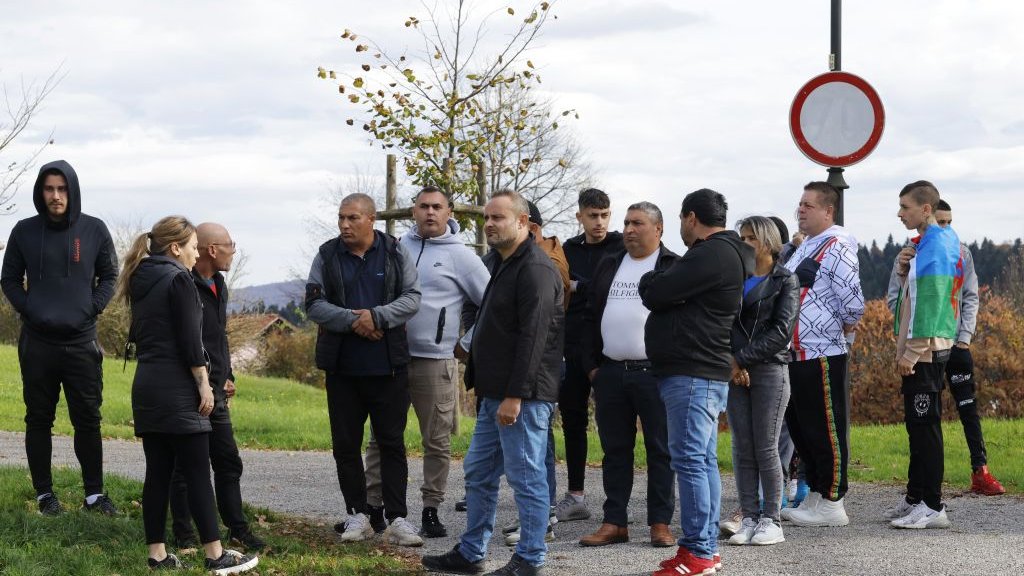 'Pred volitvami župani pridejo v naselja in obljubljajo izboljšave, ko pa se volitve končajo, smo pozabljeni'