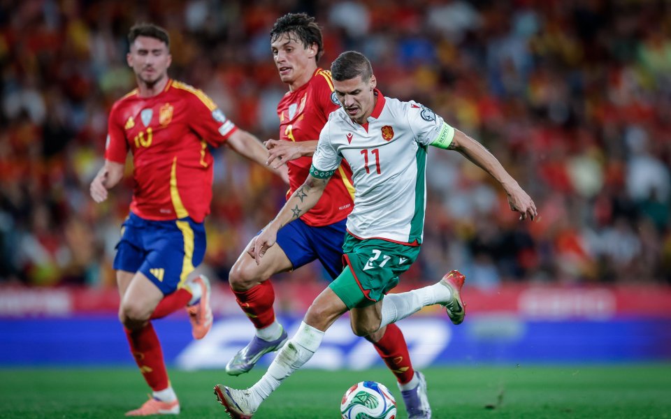 НА ЖИВО: Испания 2:0 България, нов пропуск на Десподов