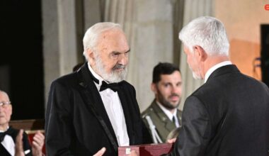 Prezident Pavel udělil státní vyznamenání, získali ho Zdeněk Svěrák, Dana Drábová i Martina Navrátilová