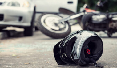 Моторист е в кома след тежка катастрофа на бул. "България"